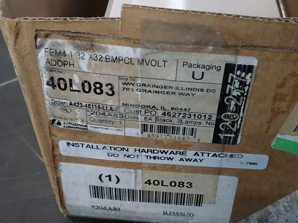 Lithonia Lighting 52" Light Fixture - 40l083