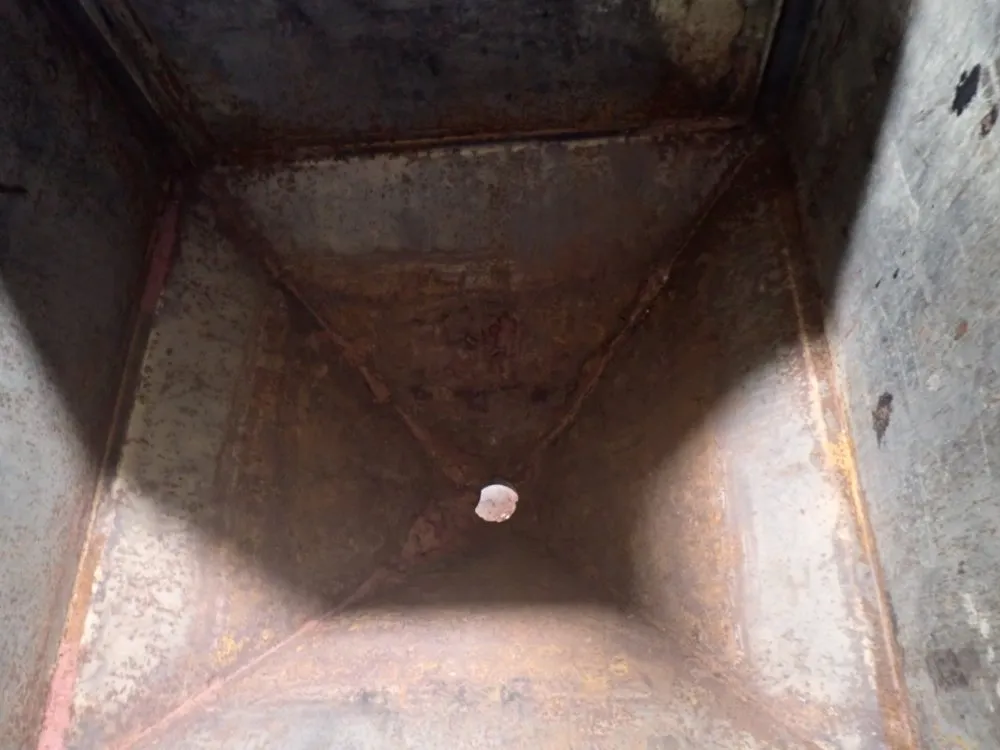 39" X 41" X 54" Hopper