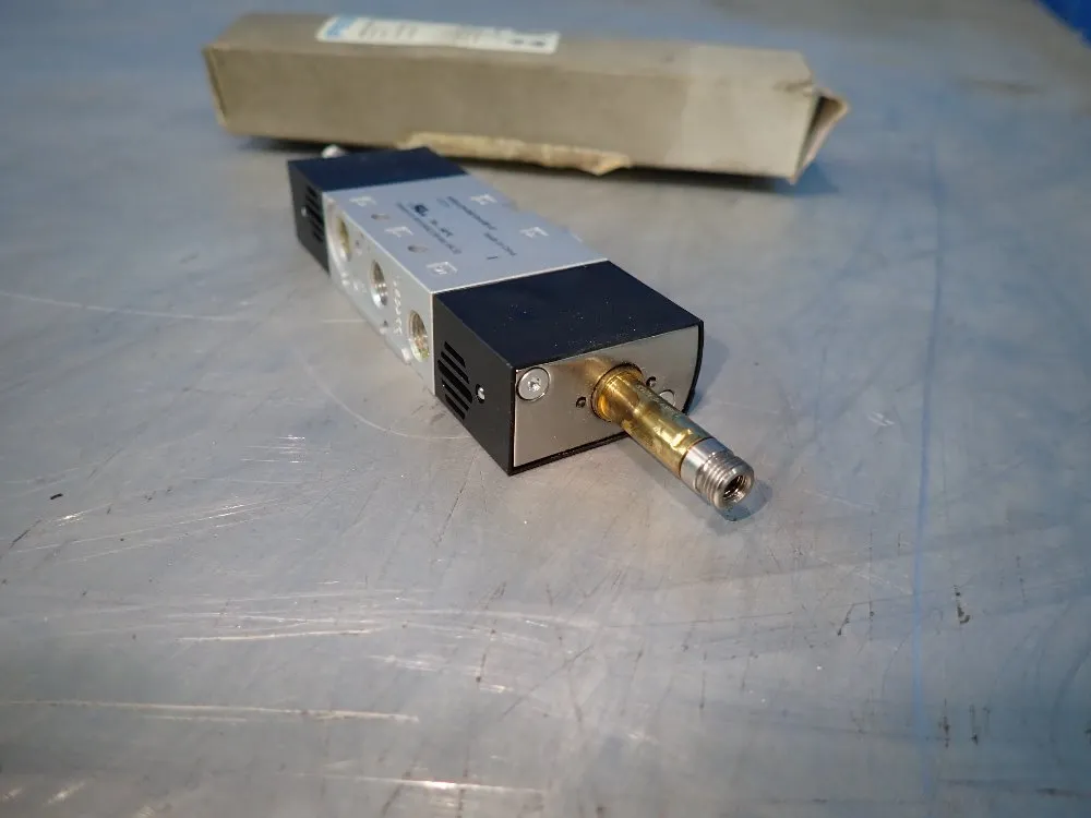 Festo Lot Of 2 Solenoid Valve - Vuvs-l20-b52-d-g18-f7