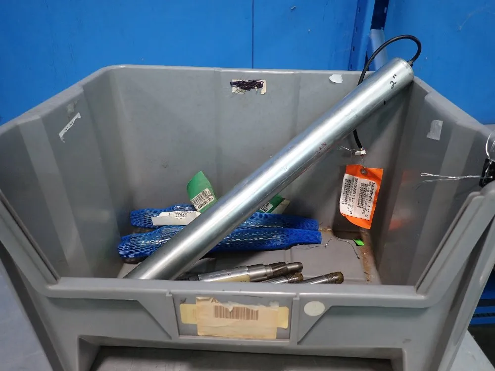 SHAFTS / CONVEYOR ROLLER