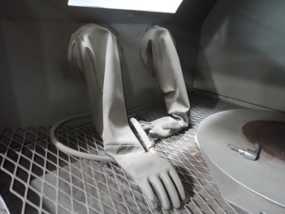 Trinco 47 1/2" X 47 1/2" X 30" Blast Cabinet - 48x48sl/delux