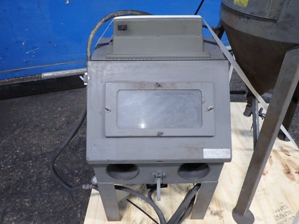 15" X 18" X 14" Blast Cabinet