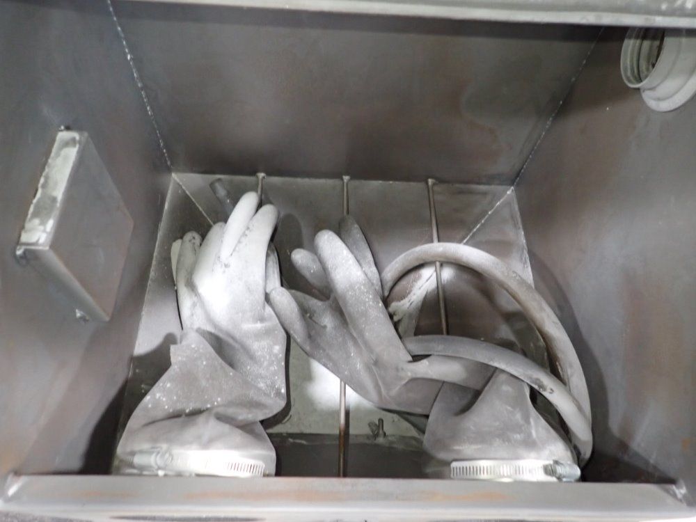 15" X 18" X 14" Blast Cabinet