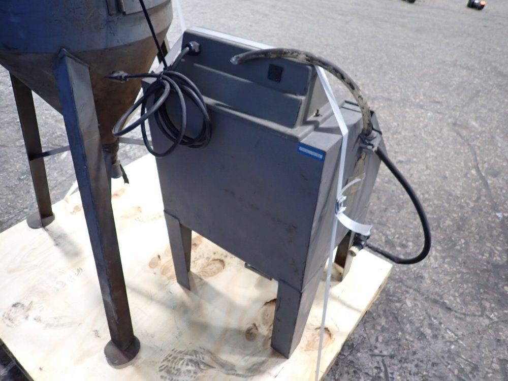 15" X 18" X 14" Blast Cabinet