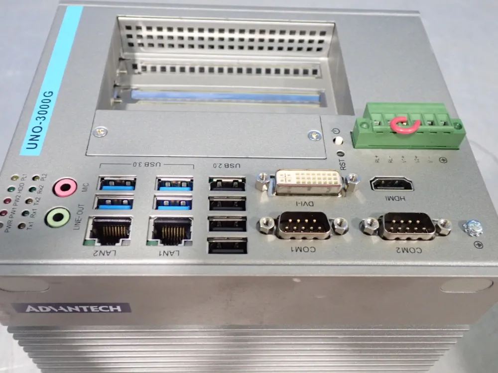 Advantech Embedded Automation Computer - Uno-3083g