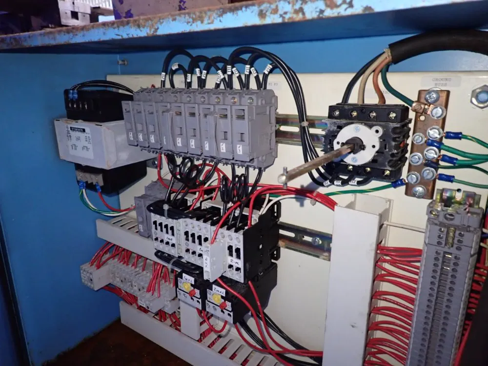 Doall 23 1/2" X 11" Horizontal Band Saw - C-916a