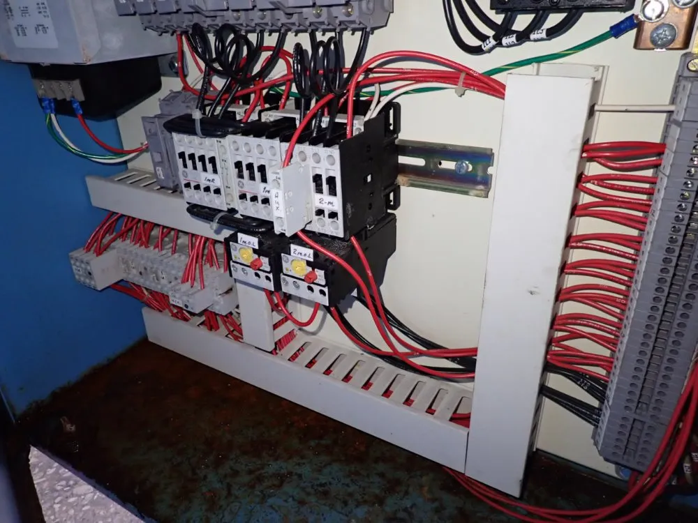 Doall 23 1/2" X 11" Horizontal Band Saw - C-916a