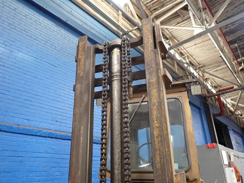 Allis Chalmers Diesel Forklift - Ea 700