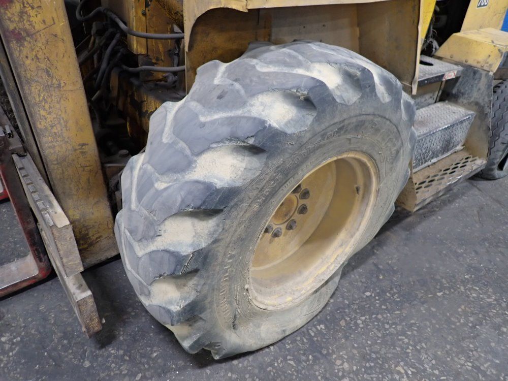 Allis Chalmers Diesel Forklift - Ea 700