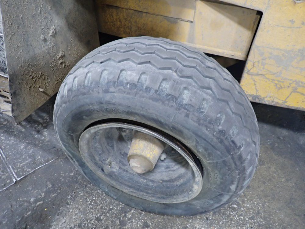 Allis Chalmers Diesel Forklift - Ea 700