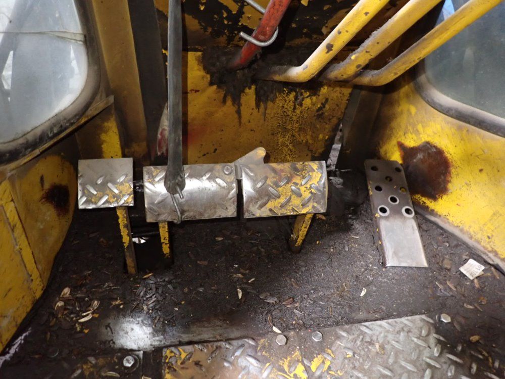 Allis Chalmers Diesel Forklift - Ea 700