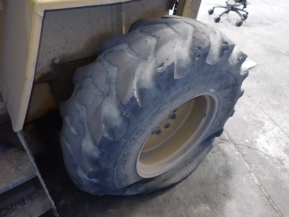 Allis Chalmers Diesel Forklift - Ea 700