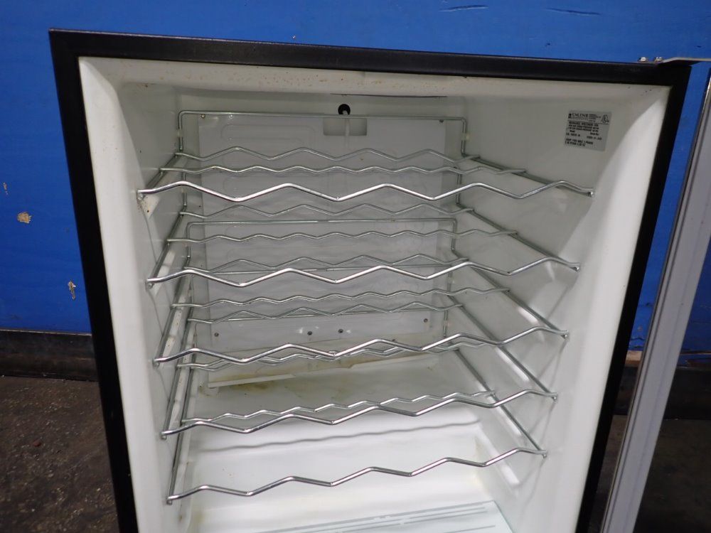 U-line Refrigerator - Uln-75wcss-00