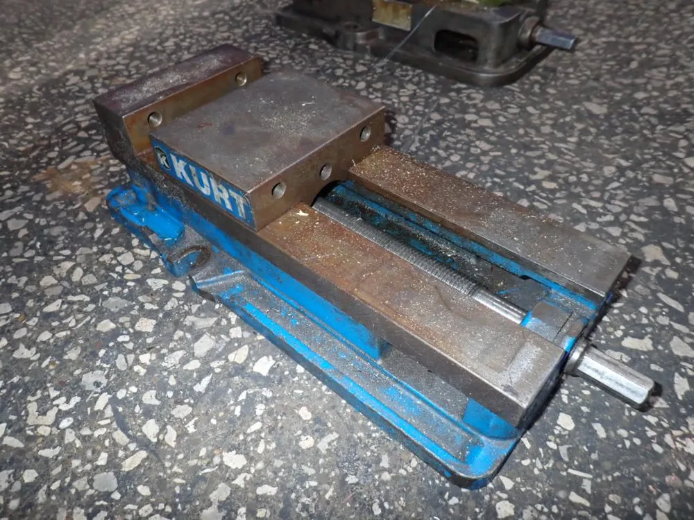 Kurt 6" Vise