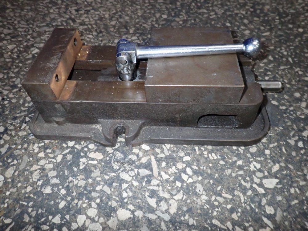 Kennametal 6" Vise - D60