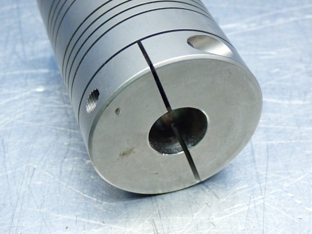Helicat Od: 2 1/4 In, Length: 3 1/2 In, Bore: 1/2 In Mc7c-series Flexible Stainless Steel Integral Clamp - Mc7c225-16-16
