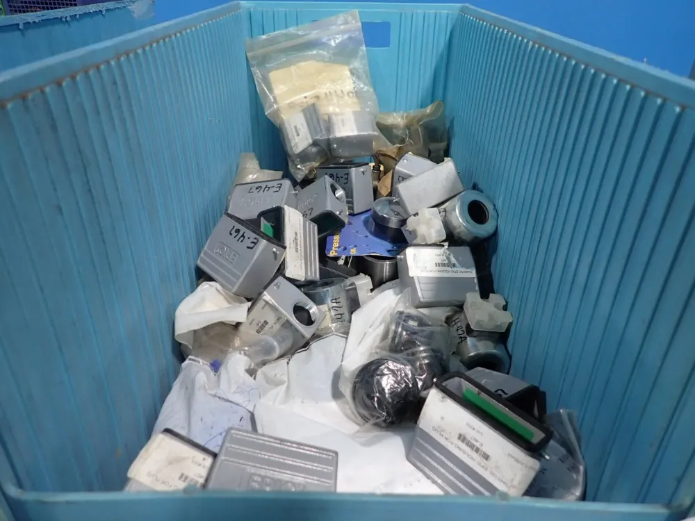 Epic Housing Plug, Connectors, Pressure Gauge