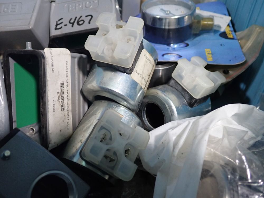 Epic Housing Plug, Connectors, Pressure Gauge