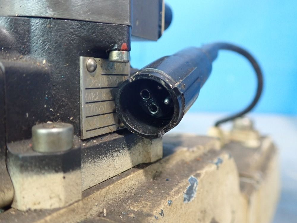 Rexroth Directional Control Valve - 4wrde-25-v350l-51/6l24z9/mr-202