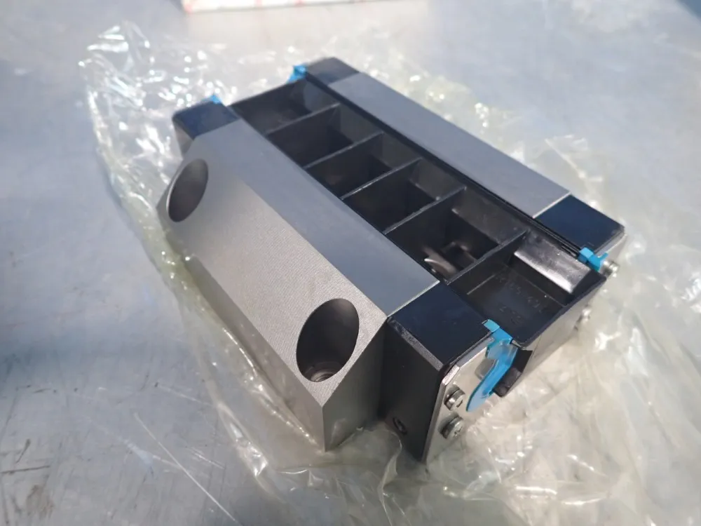Rexroth Roller Runner Block - R185141310