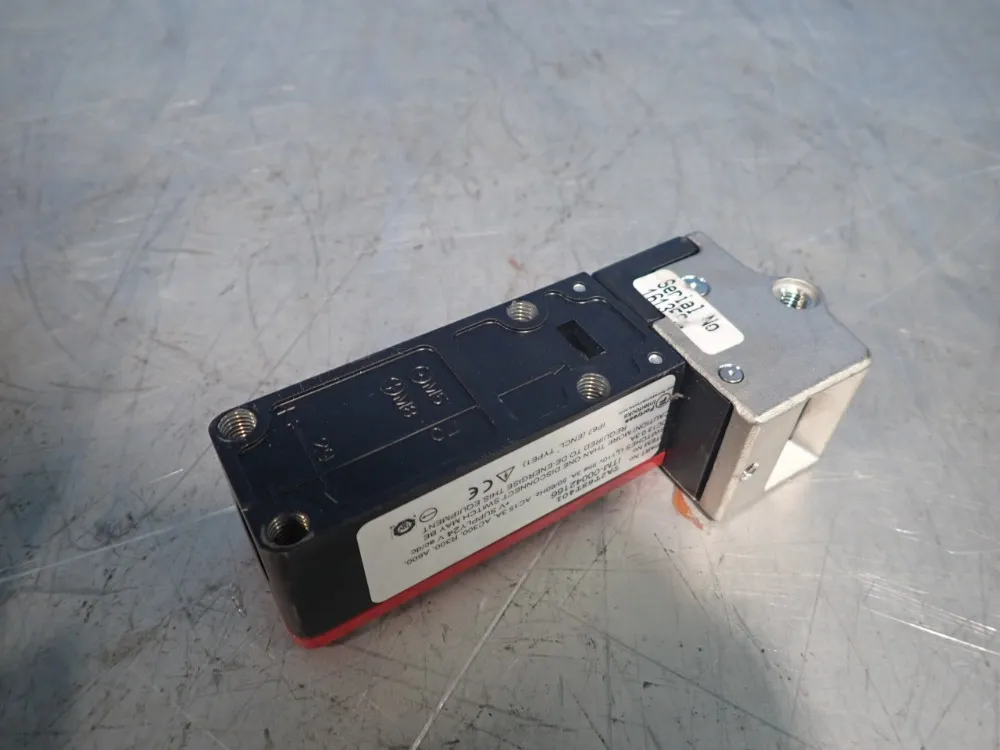 Fortress Interlocks Safety Switch - Ta2t6st401