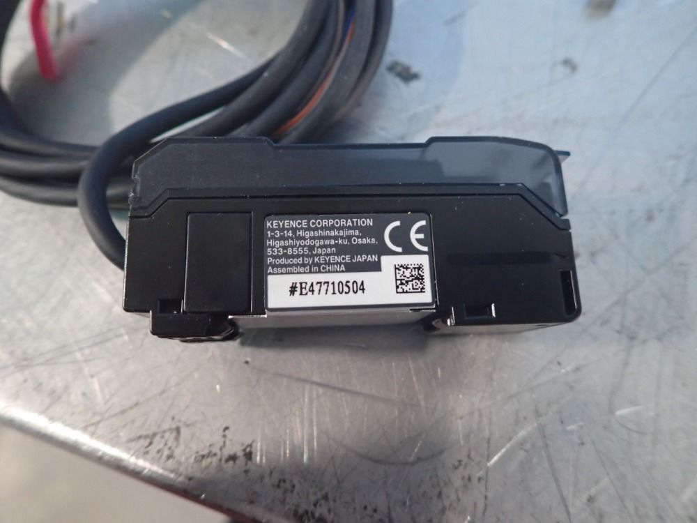 Keyence Fiber Optic Sensor - Cz-v21a