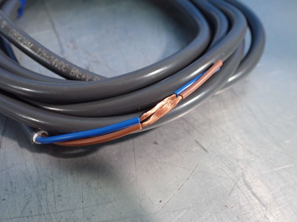 Omron Lot Of 12 Proximity Switch - E2e-x7d1-n