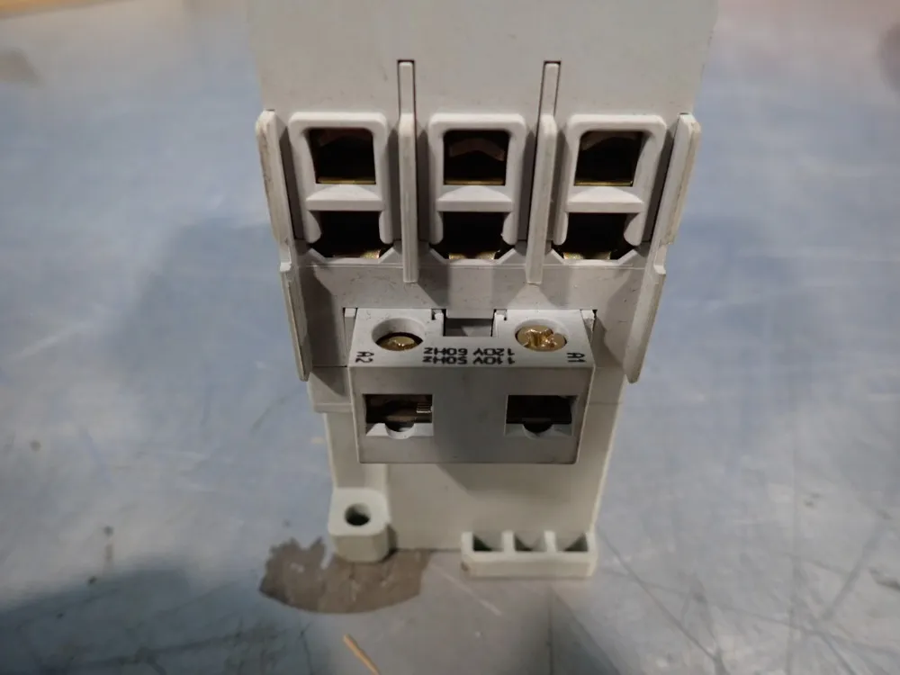 Allen Bradley Lot Of 3 Contactor - 100-c30d10