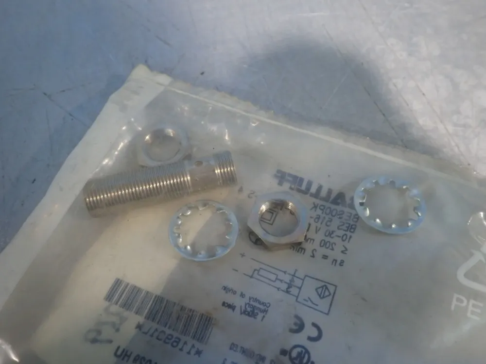 Balluff Lot Of 3 Inductive Sensor - Bes00pk