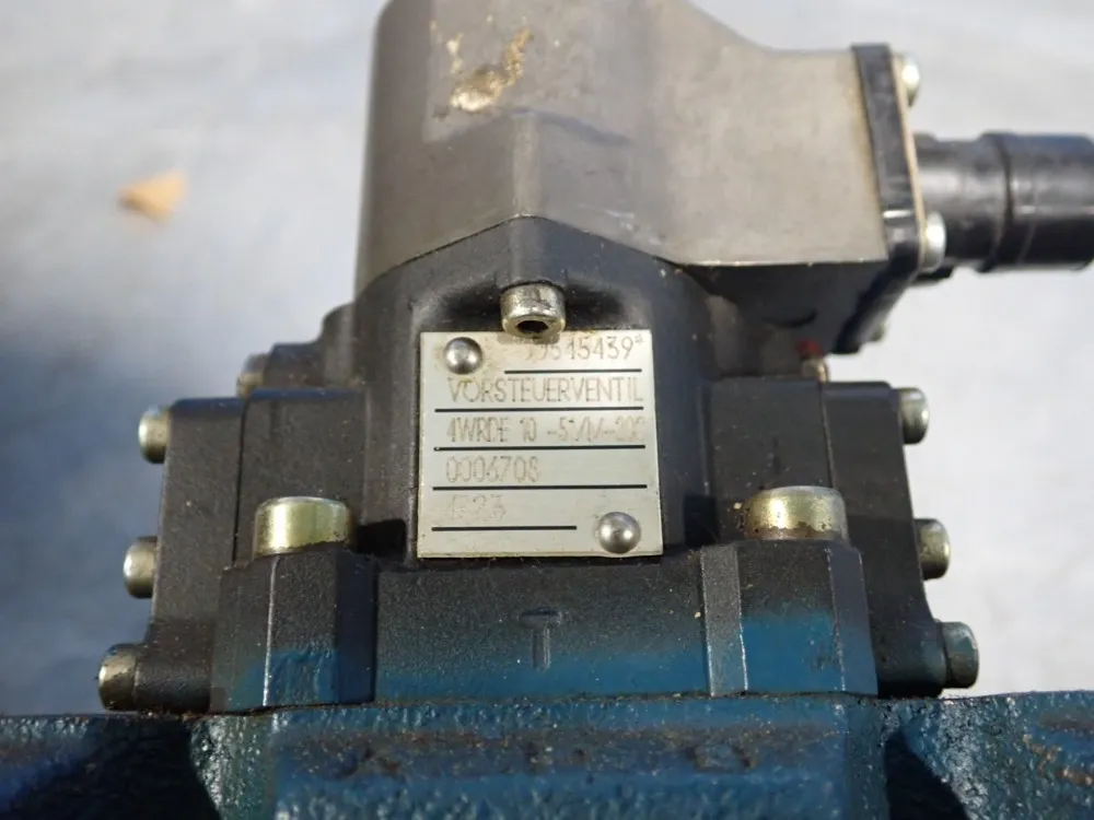 Rexroth Directional Valve - 4wrde10v100l-51/6l24z9/m-202
