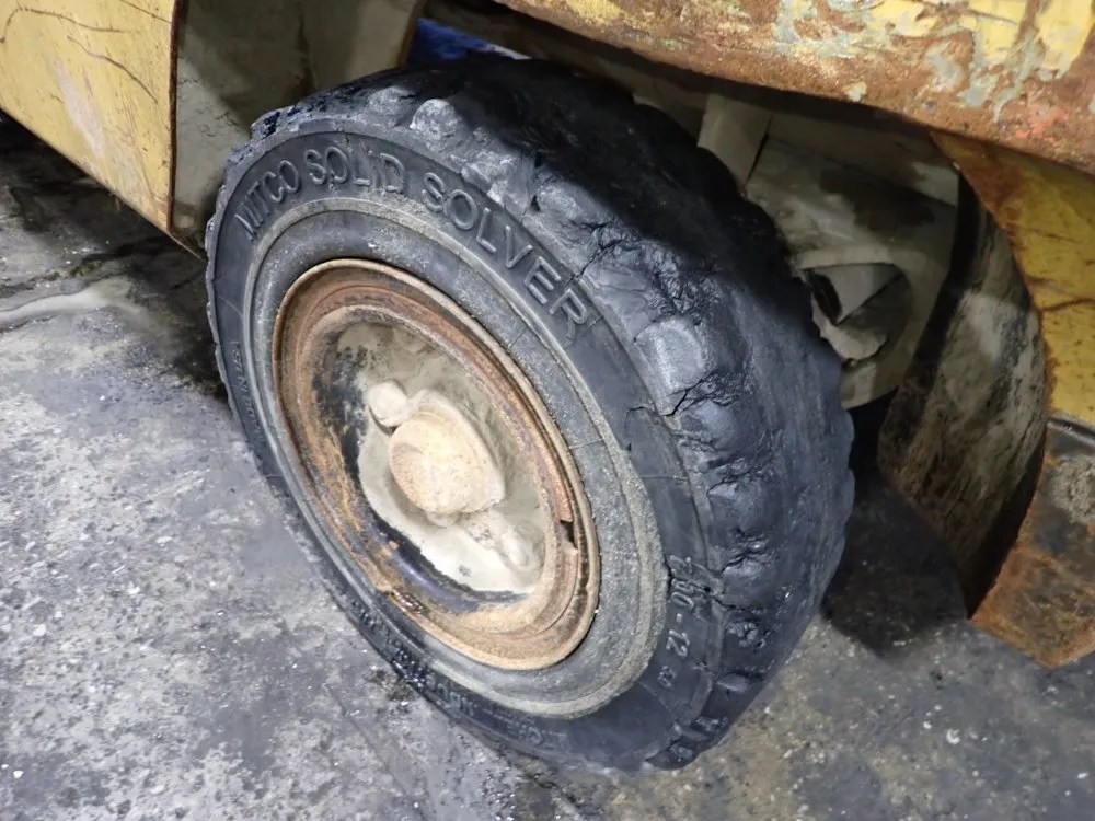 Caterpillar 10200 Lbs Propane Forklift - Gp50k1