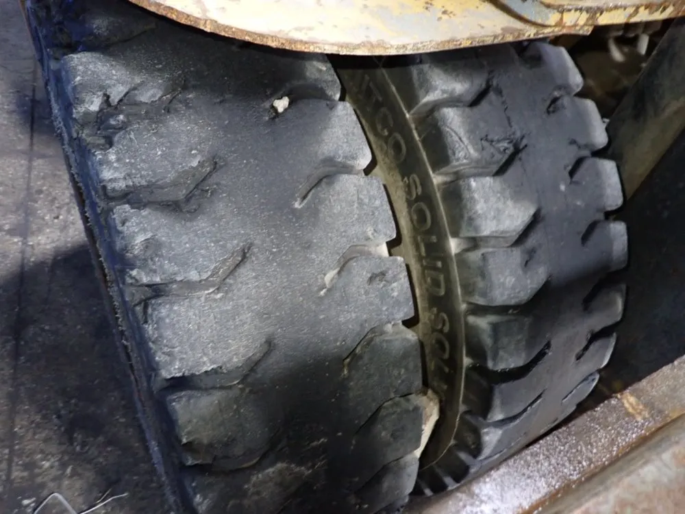 Caterpillar 10200 Lbs Propane Forklift - Gp50k1