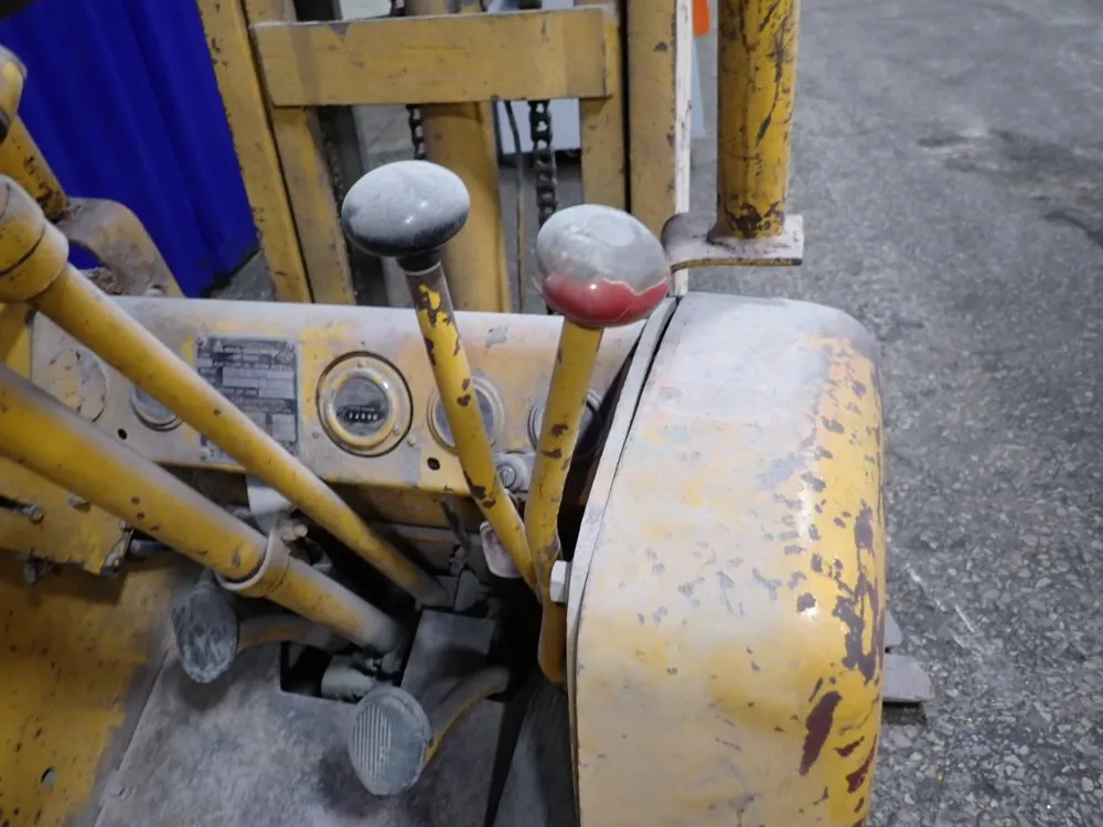 Allis-chamlers 2000 Lbs Propane Forklift - Ft 20 24