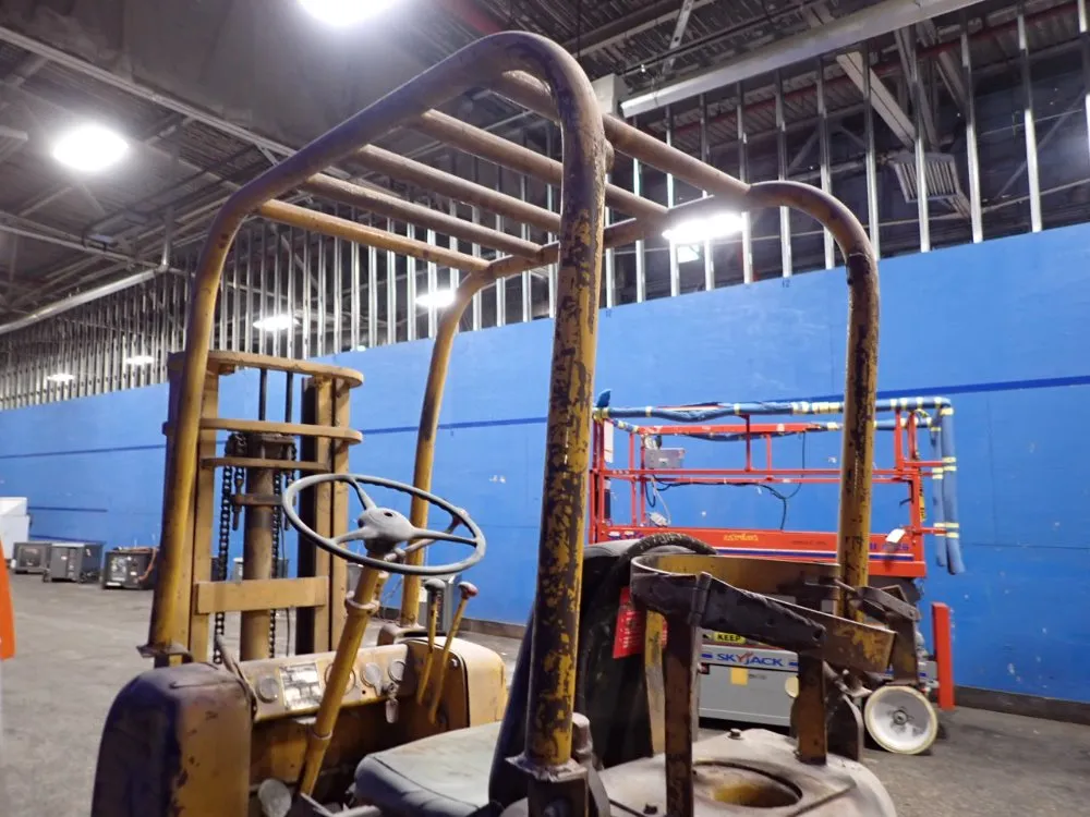 Allis-chamlers 2000 Lbs Propane Forklift - Ft 20 24