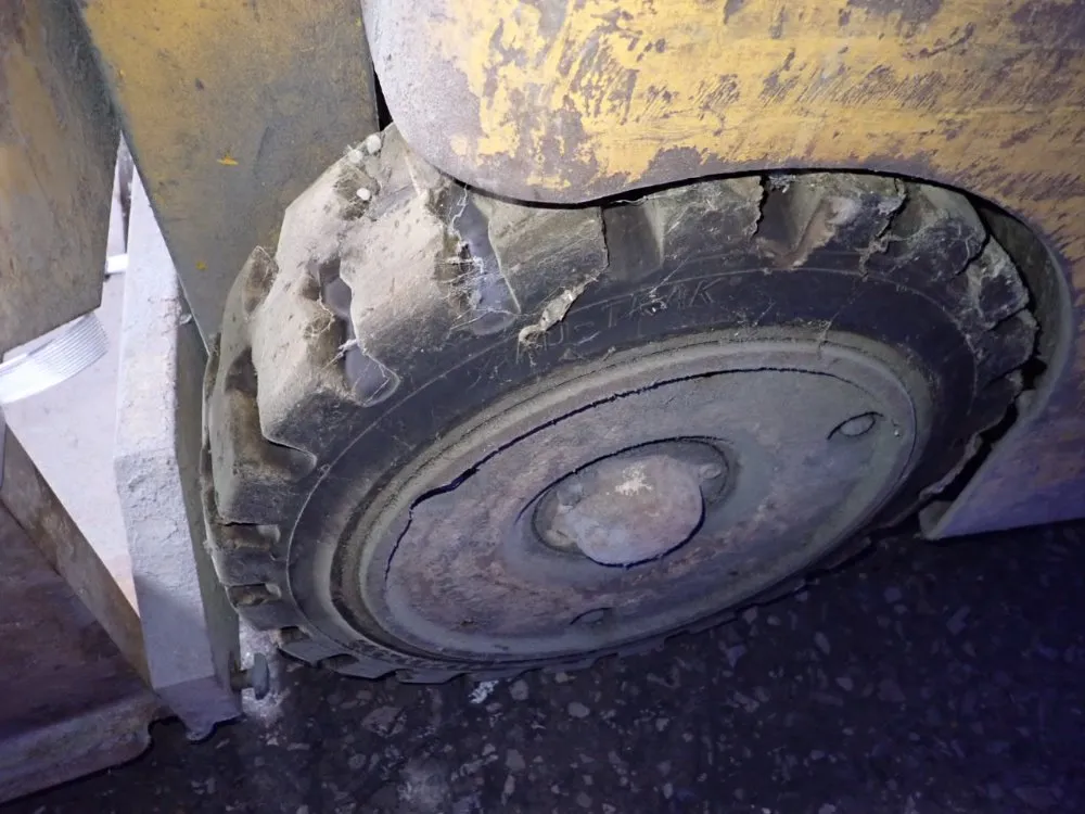 Allis-chamlers 2000 Lbs Propane Forklift - Ft 20 24