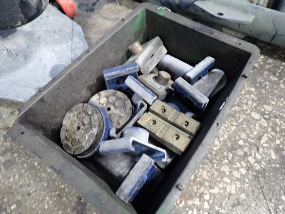 Eagle Equipment Portable Vehicle Lift