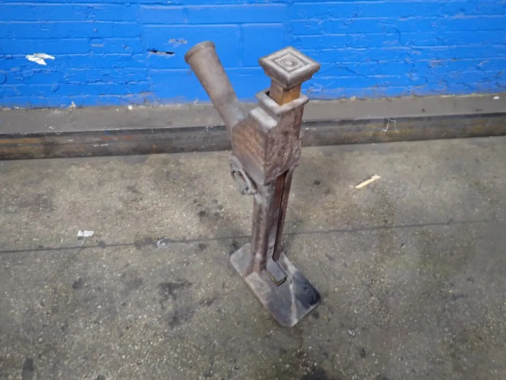 Buckeye Jack Co. Railroad Jack - No6