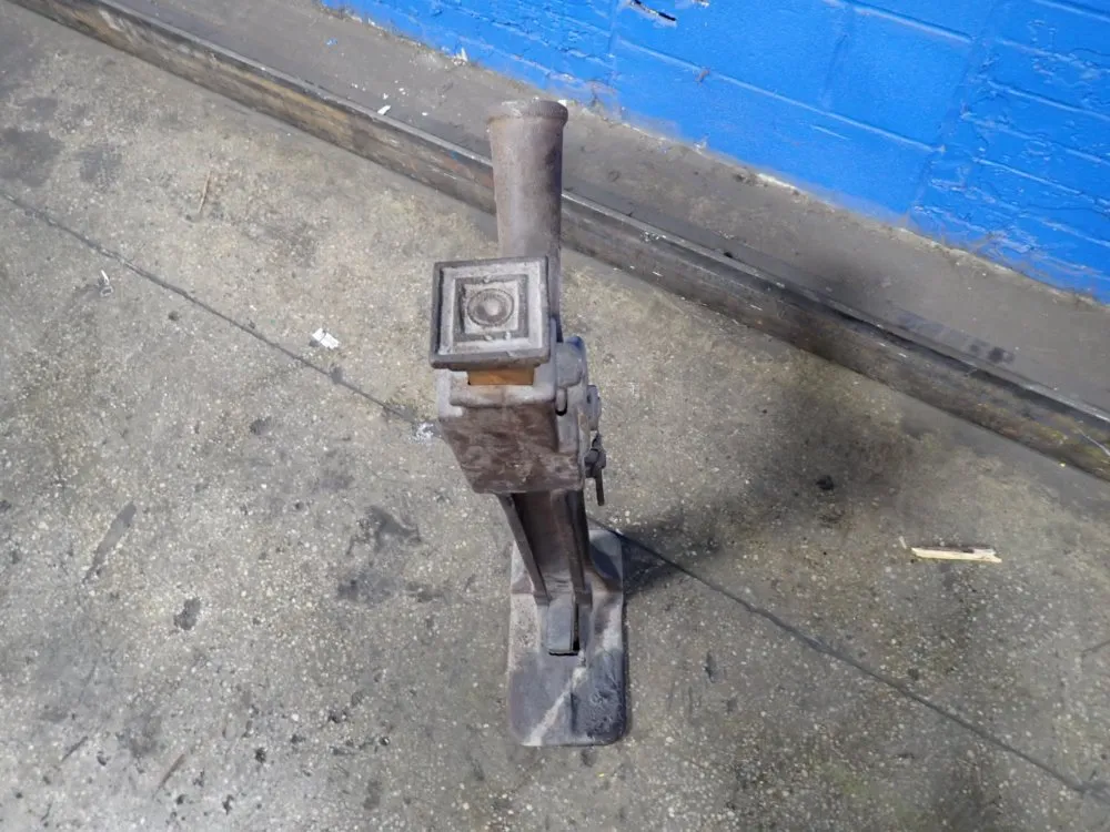 Buckeye Jack Co. Railroad Jack - No6