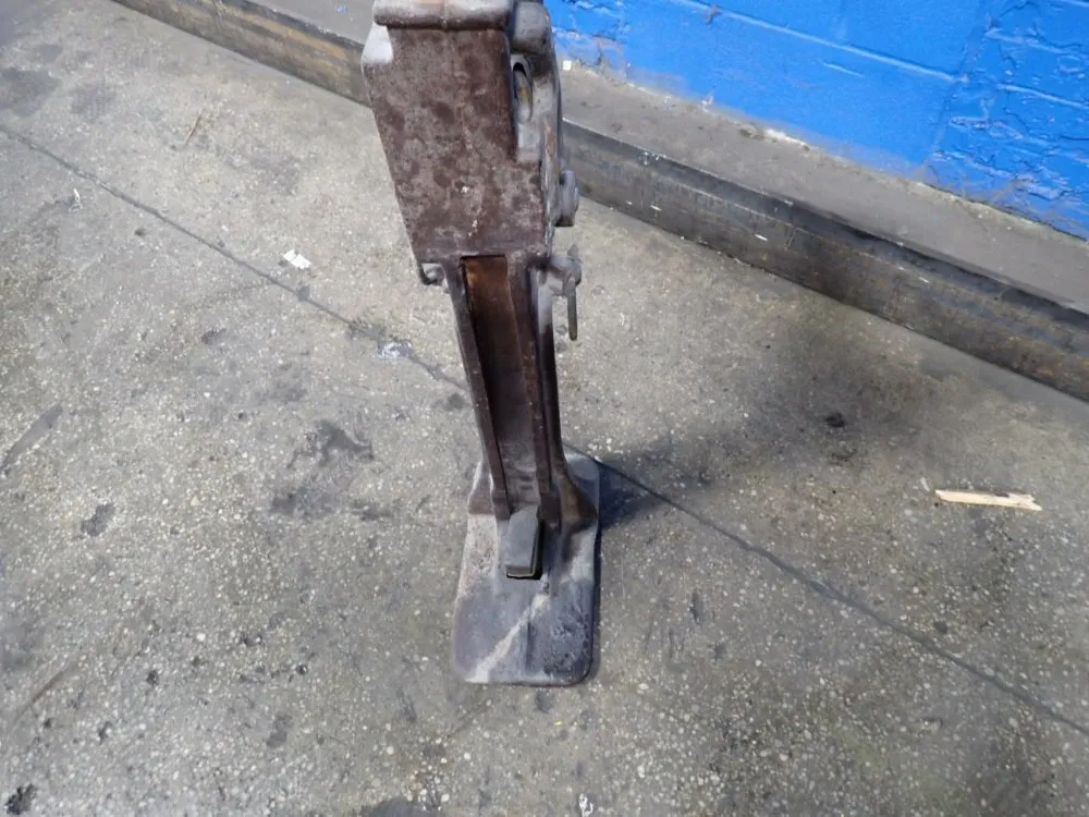 Buckeye Jack Co. Railroad Jack - No6