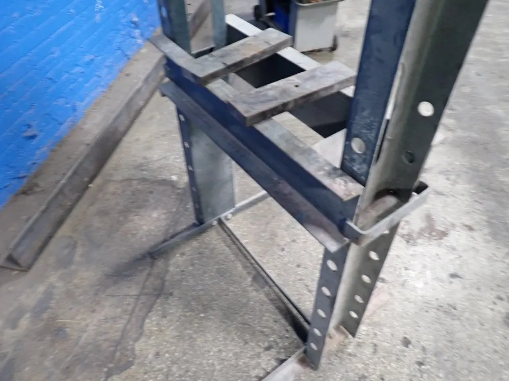 American Equipment Distributors 30 Ton/20 Ton Heavy Duty Industrial Press