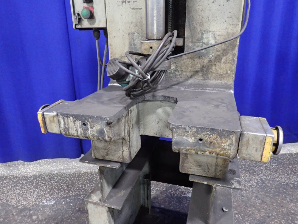 Denison Division 8 Ton Hydraulic Press - S085mc204d267c231a235s206