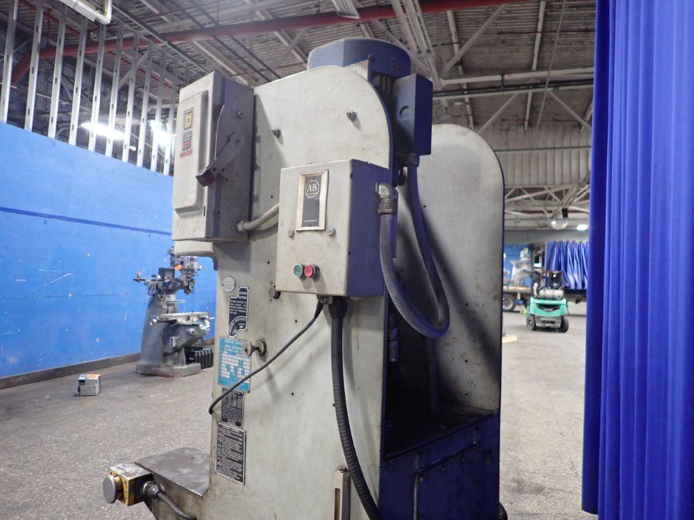 Denison Division 8 Ton Hydraulic Press - S085mc204d267c231a235s206