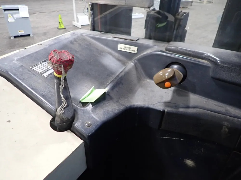 Crown 3500 Lbs Straddle Lift - Rr3000 Series