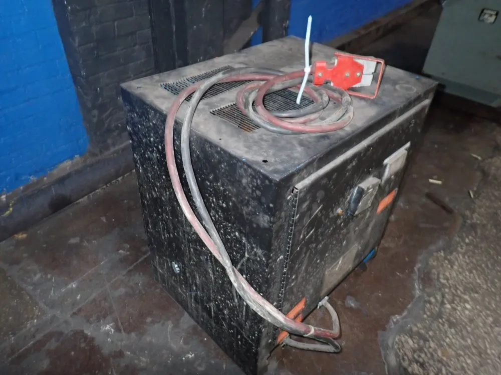 Esb 850 Amp Hours In 8 Hours Battery Charger - Npc 24-3-850