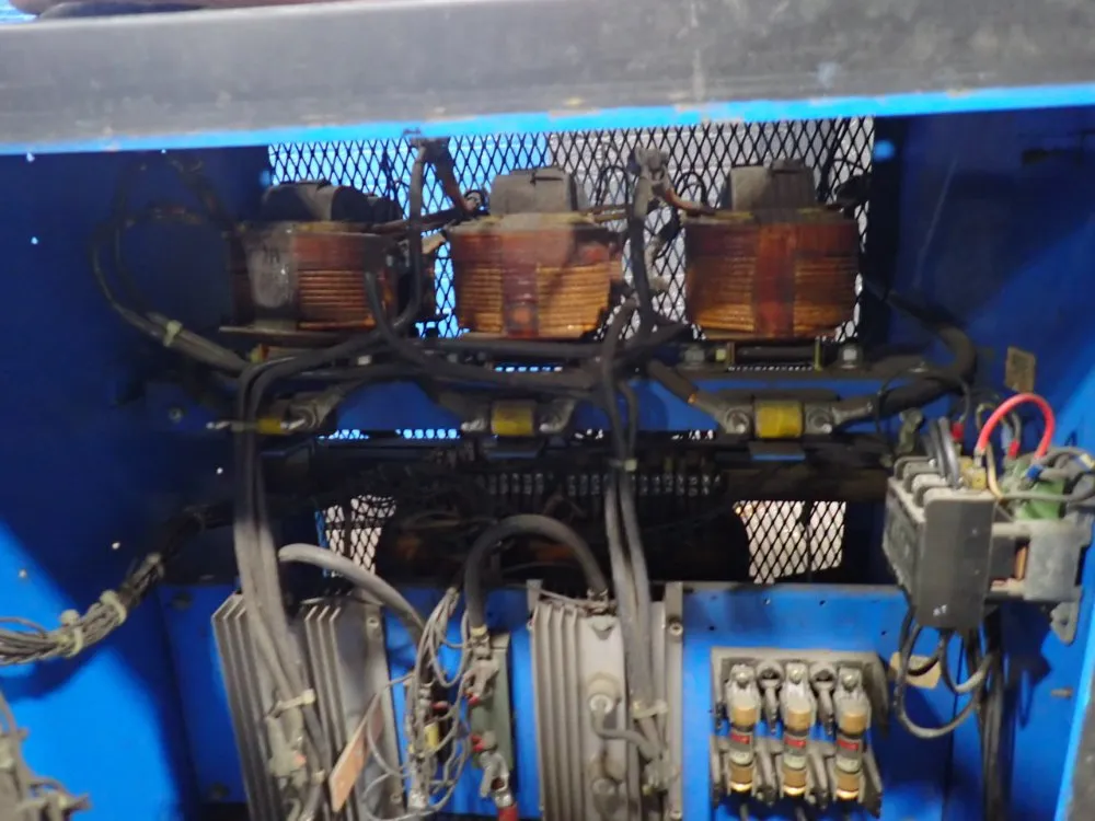 Esb 850 Amp Hours In 8 Hours Battery Charger - Npc 24-3-850