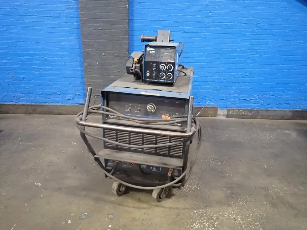 Miller 450a Welder W/ Wire Feeder - Deltaweld 452