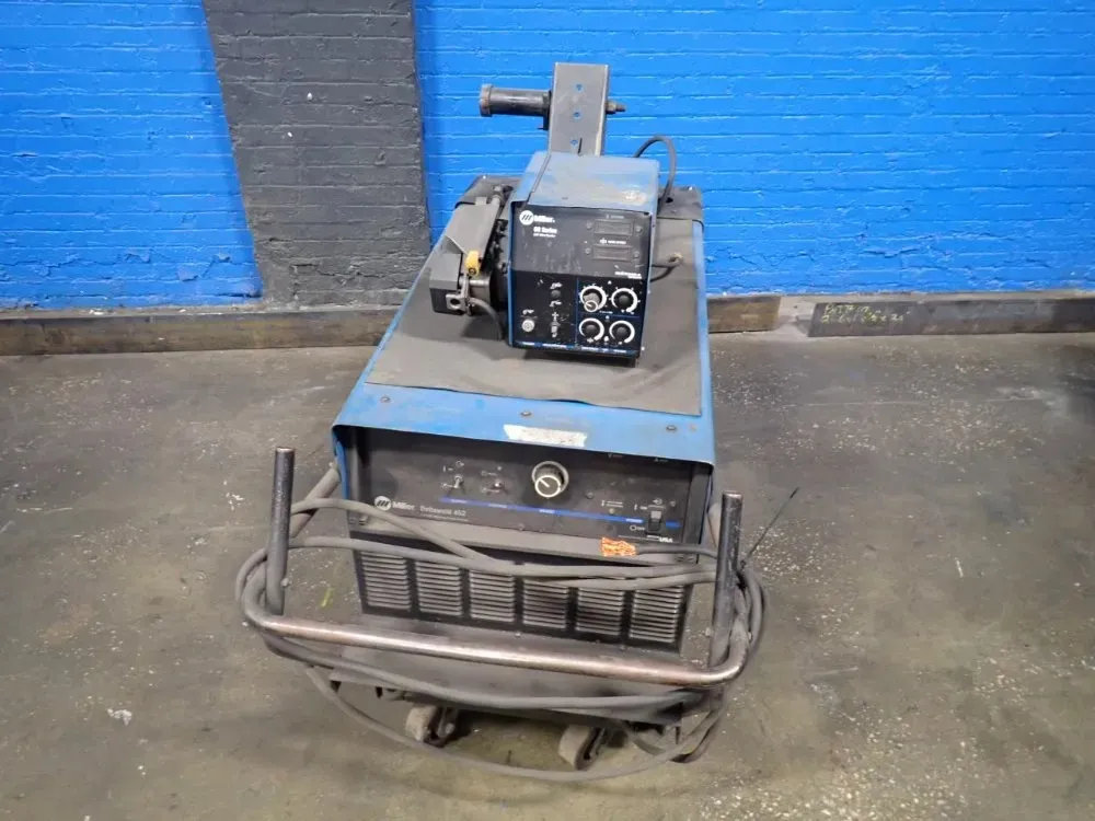 Miller 450a Welder W/ Wire Feeder - Deltaweld 452