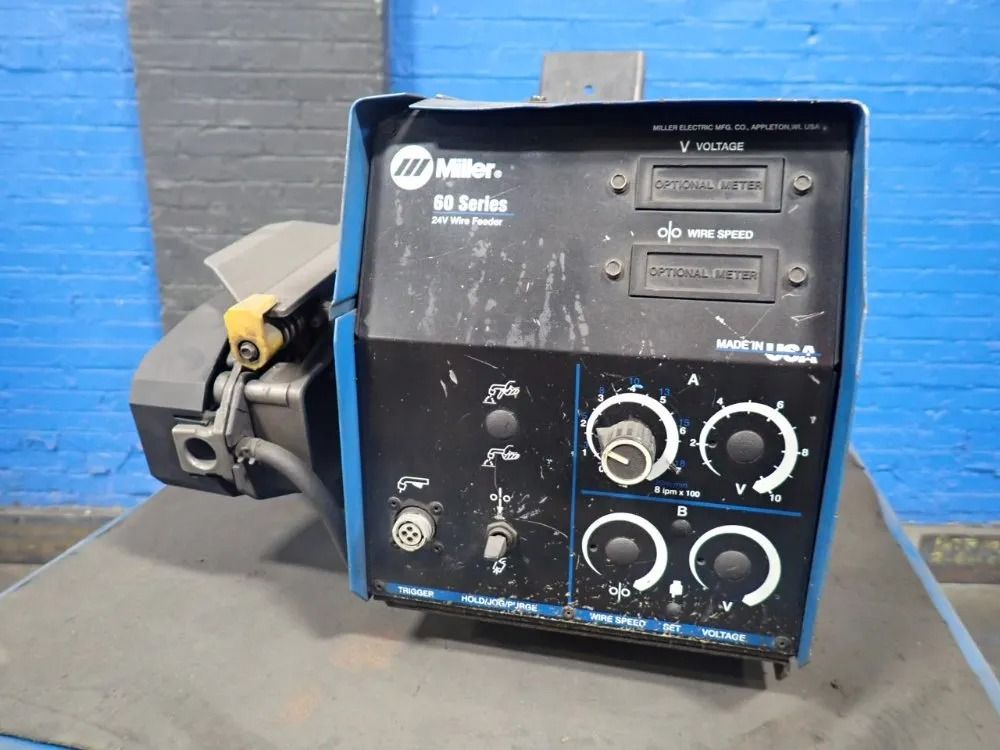 Miller 450a Welder W/ Wire Feeder - Deltaweld 452