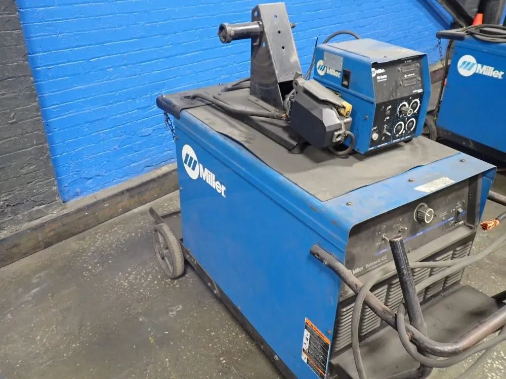 Miller 450a Welder W/ Wire Feeder - Deltaweld 452