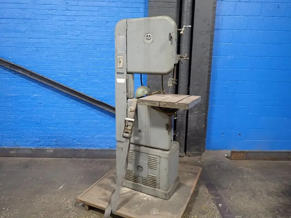 Walker-turner 18" X 19" Saw